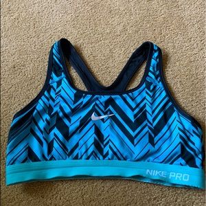 Nike pro sports bra